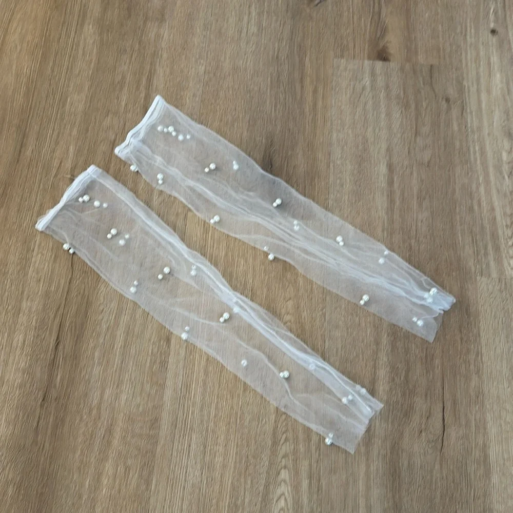 Sheer Pearl-Embellished Wrist Gloves - White